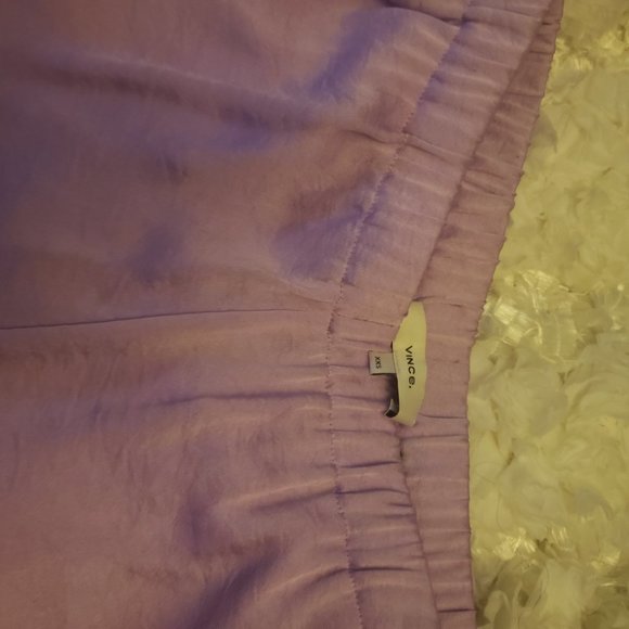 Brand new VINCE WOMEN'S PLEATED SATIN PULL-ON SHORT - Picture 2 of 4